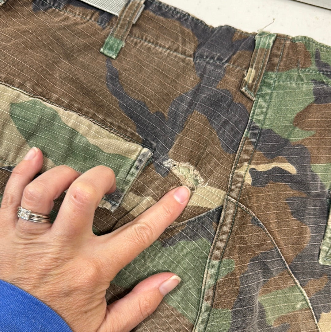 US Military Camo Cargo pants Size M