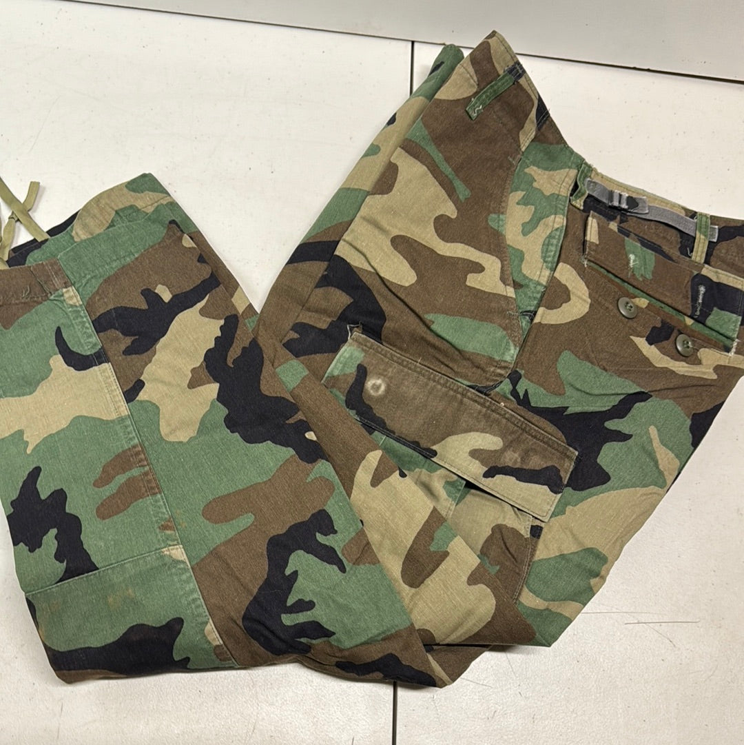 US Army Camo Cargo Pants Size Medium X-Short