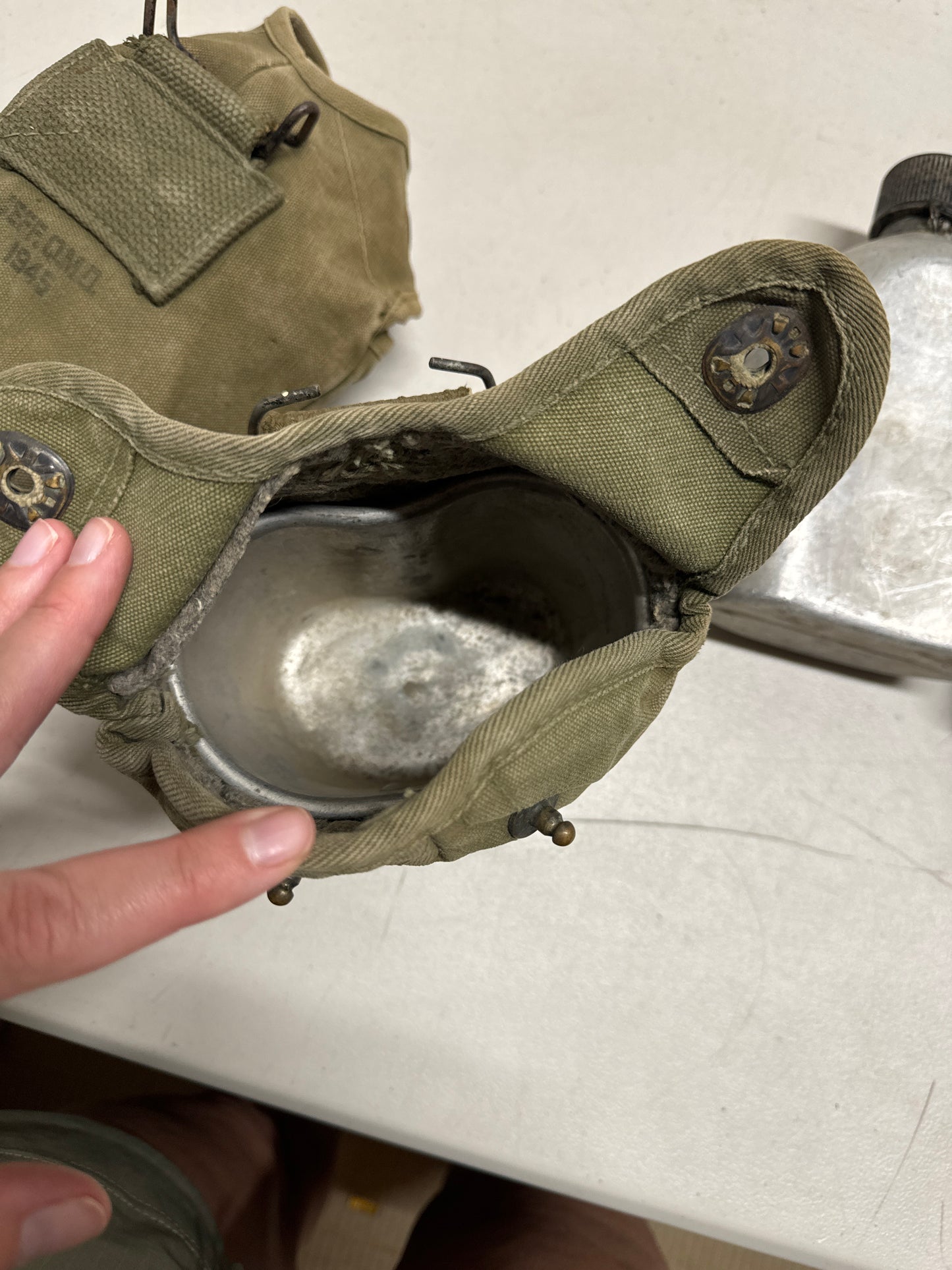 US WWII Canteens with Cover