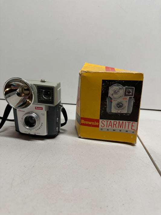 Vintage Brownie Starmite Camera sold as is for parts