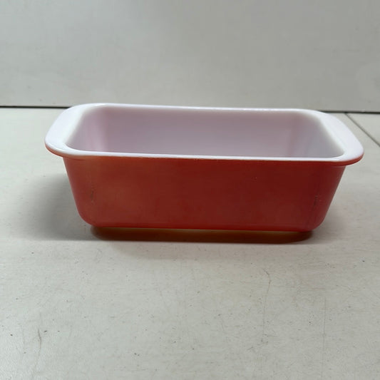 Vintage Pyrex 1 1/2 quart pink loaf pan